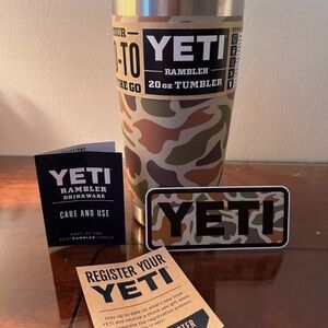 YETI Rambler 20 oz Tumbler in Camouflage
